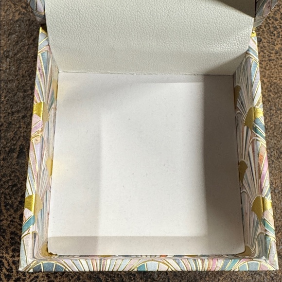 Empty Rachel Zoe jewelry gift box - Picture 4 of 6